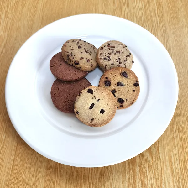 ダンデライオン・チョコレートのOnline Trial Setのクッキーアソートメンと3種の画像